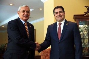 Ocho delitos imputan al Presidente de Guatemala.