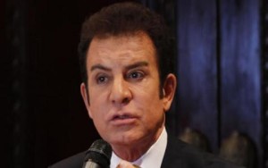Salvador Nasralla denuncia fraude electoral en Honduras y exige recuento de «voto por voto»