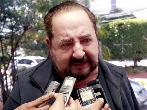 Adolfo Facusse ” Interpol debe girar orden de captura contra el presidente”