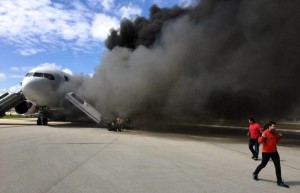 14 heridos en incendio de avión que iba de Fort Lauderdale a Caracas