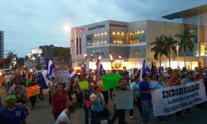 Indignados y empleados de Grupo Continental marcharon juntos en SPS