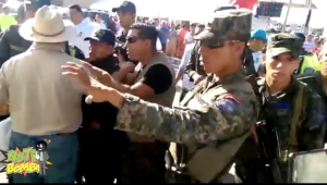 Reciben al presidente Hernández con gritos “Fuera corrupto” en Comayagua