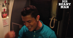 La desafinada versión de Cristiano Ronaldo de la canción “Stay” de Rihanna