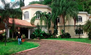 Los Rosenthal recuperan 3 propiedades que estaban en poder de la OABI