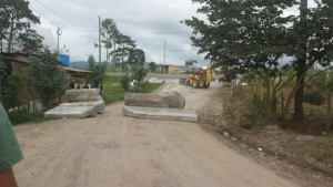 COVI cierra acceso a la comunidad San Isidro obligando a pobladores a pagar peaje