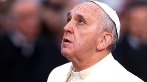 Cirugía a la que fue sometido el papa Francisco fue un éxito: “Se desarrolló sin complicaciones”