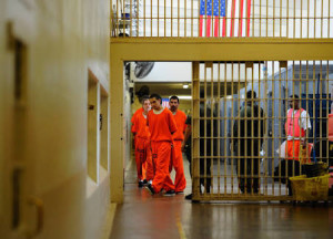 Le asigan el número de prisionero a Callejas