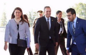 Alvarez cita a Simón Bolivar y pide a CELAC actuar