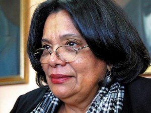 Pacientes del HEU se quejan por cobros impuestos por la Rectora