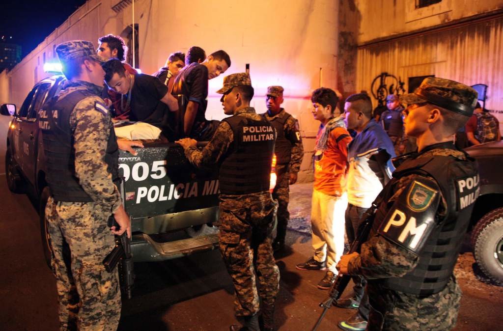 dt.common.streams.StreamServer (15)