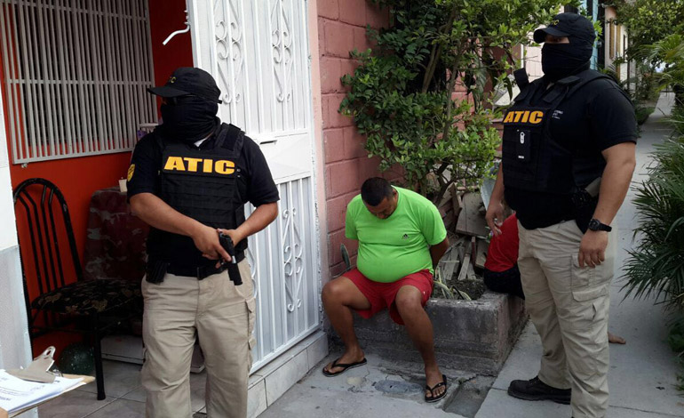 Douglas Yovani Bustillo es uno de los detenidos por supuestos vínculos con crimen de ambientalista Berta Cáceres.