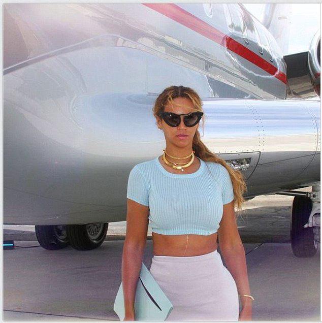 La cantante Beyonce utilizo en varias ocaciones el mismo avión que alquilo el presidente.