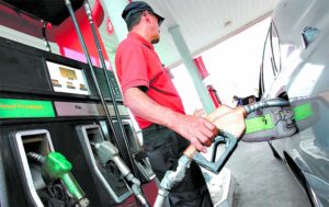 Hondureños pagarán combustibles más caros a partir del lunes