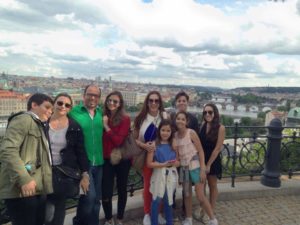 Coordinador de “Con Chamba Vivís Mejor” vacaciona en Praga