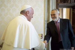 Papa Francisco recibió al científico hondureño Sir Moncada