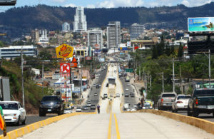 Regidores de AMDC cuestionan a “Tito” por lentitud en terminar Trans 450