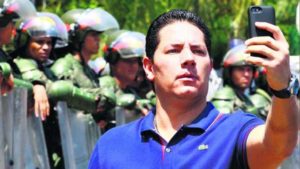 Del Rincón: “Ver militares dentro de una universidad es una cosa terrible”