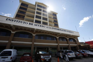 Sancionan al Partido Nacional, Liberal, PINU y UD por falta de transparencia