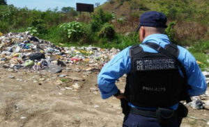 Gobierno cree que por robarle bici asesinaron a líder de COPINH