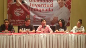 Kike Ortez presenta a la candidata indignada que buscará ser diputada