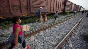 EEUU cancela programa migratorio para niños centroamericanos