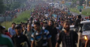 México permitirá que migrantes que buscan asilo en EEUU permanezcan en el país