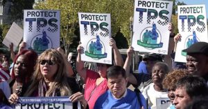 Trump buscó beneficio político con el TPS, según documento