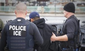 EEUU: Juez federal dice que autoridades migratorias ignoran resolución judicial