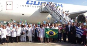 Cuba retira a sus médicos en Brasil tras amenazas de Bolsonaro