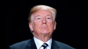Juez impide al gobierno de Trump negar asilo a migrantes