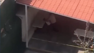 Captan a maestra que ahorca un niño en la escuela