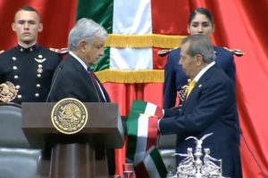 Toma de protesta: ¿por qué en México se le llama así?