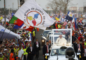 Papa pide en Panamá solución “justa y pacífica” en Venezuela