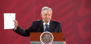 AMLO se compromete a no reelegirse