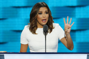 Más de 150 Actores y escritores se unen para solidarizarse con latinos en EEUU
