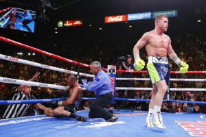 ‘Canelo’ noquea a Kovalev y es monarca semipesado