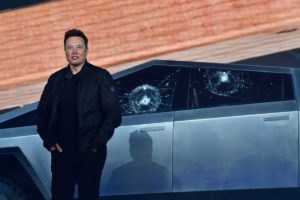 El Tesla ‘indestructible’ se rompe en su presentación