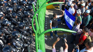 México suspende acceso a estaciones migratorias