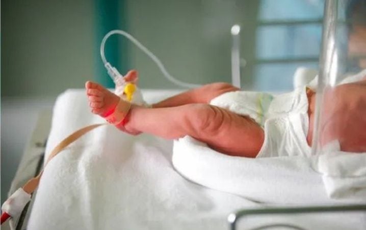 Bebé muere tras ser violado por su padrastro