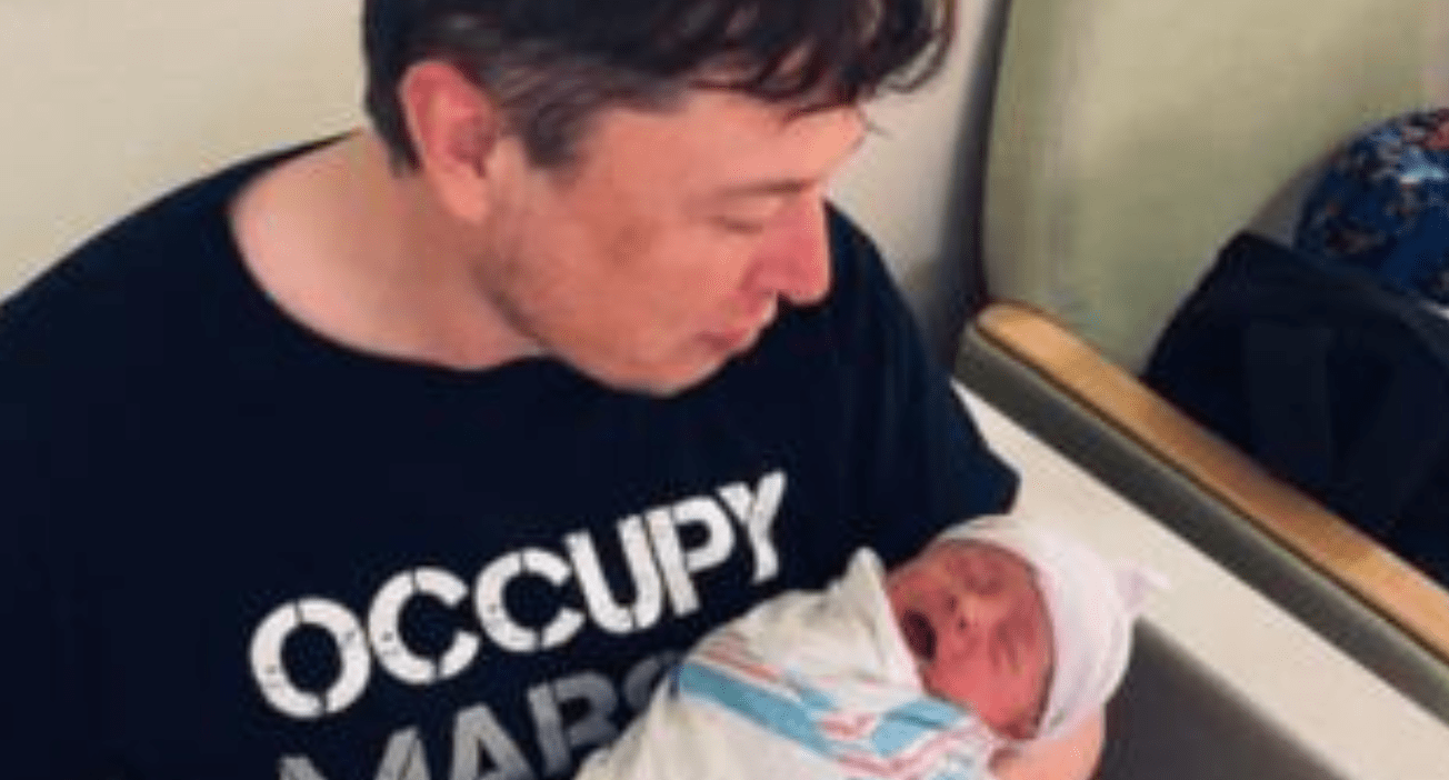 Elon Musk nombró a su primer hijo, X Æ A-12 Musk