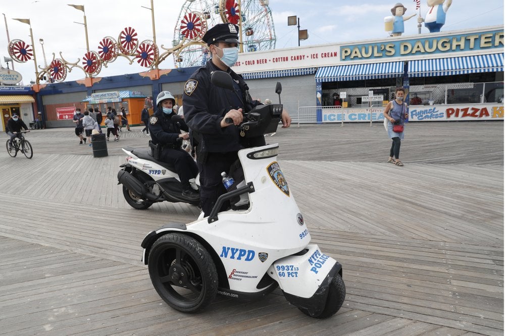 Nueva York reporta bajas en las cifras de muertes y contagios.