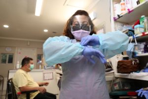 Texas: Peluquerías en Dallas reactivan economía