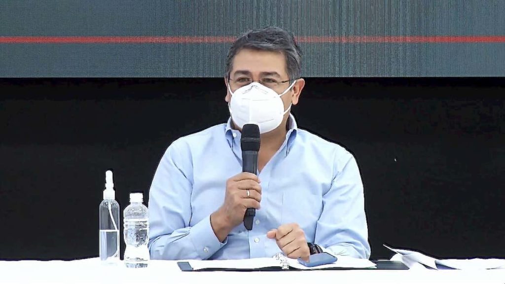 El presidente de Honduras Juan Orlando Hernandez da positivo por coronavirus.