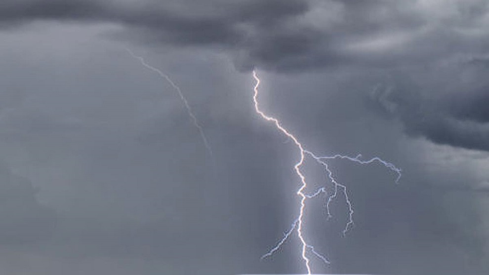 Tormenta eléctrica en la India deja 110 muertos