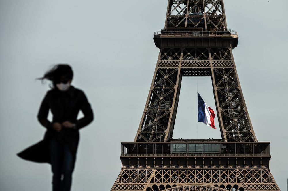 Torre Eiffel reabre
