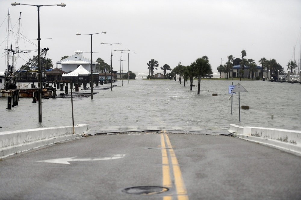 Huracán Hanna impacta en México y EEUU.
