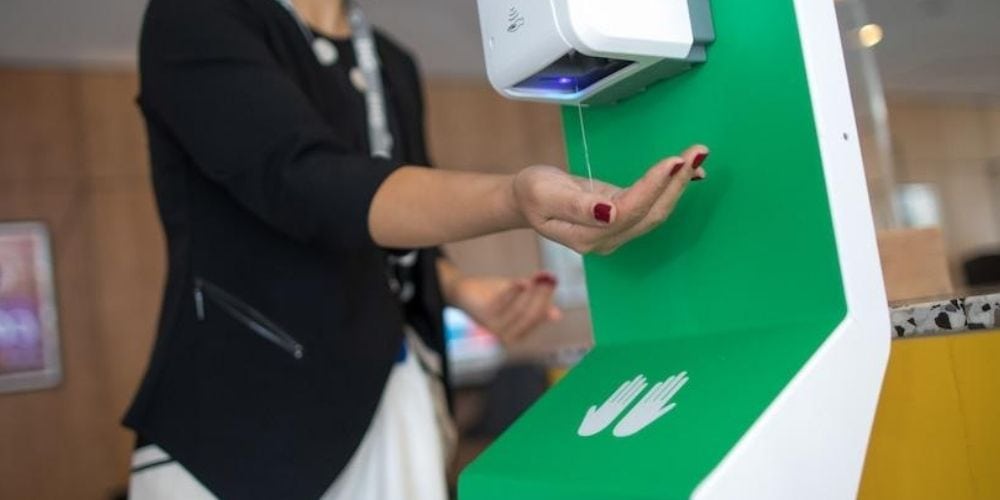 FDA: Al menos 77 marcas de desinfectantes para manos pueden ser tóxicos, desinfectantes