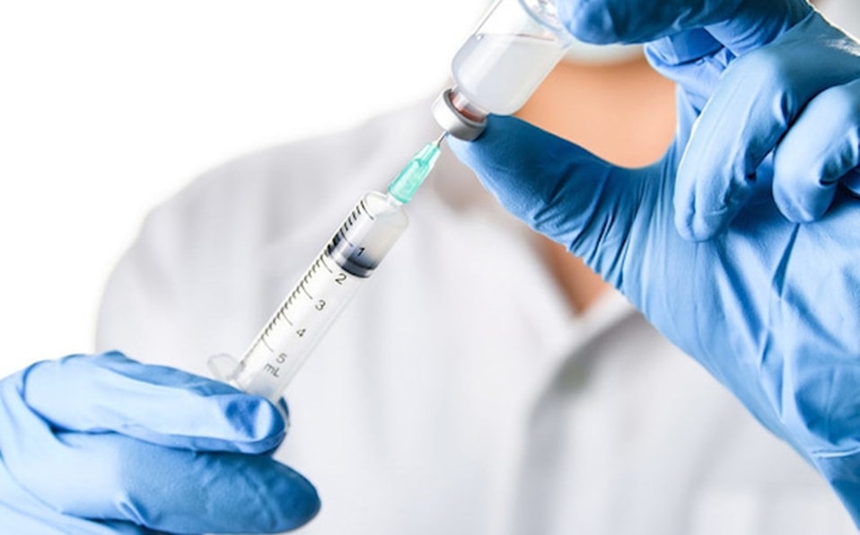 EEUU pagará $2,100 para asegurar dosis de potencial vacuna, EMA