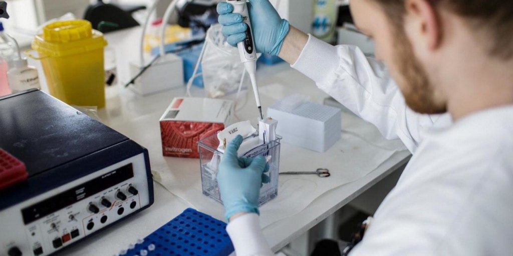 vacuna Pfizer BioNTech. octubre 2020