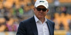 Dueño de la NFL y embajador de Trump acusado por comentarios racistas